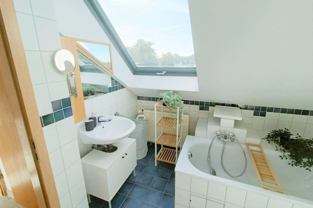 Modernes Und Ruhiges Appartement Mit Loggia مارل المظهر الخارجي الصورة