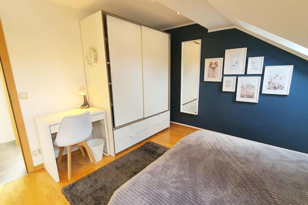 Modernes Und Ruhiges Appartement Mit Loggia مارل المظهر الخارجي الصورة