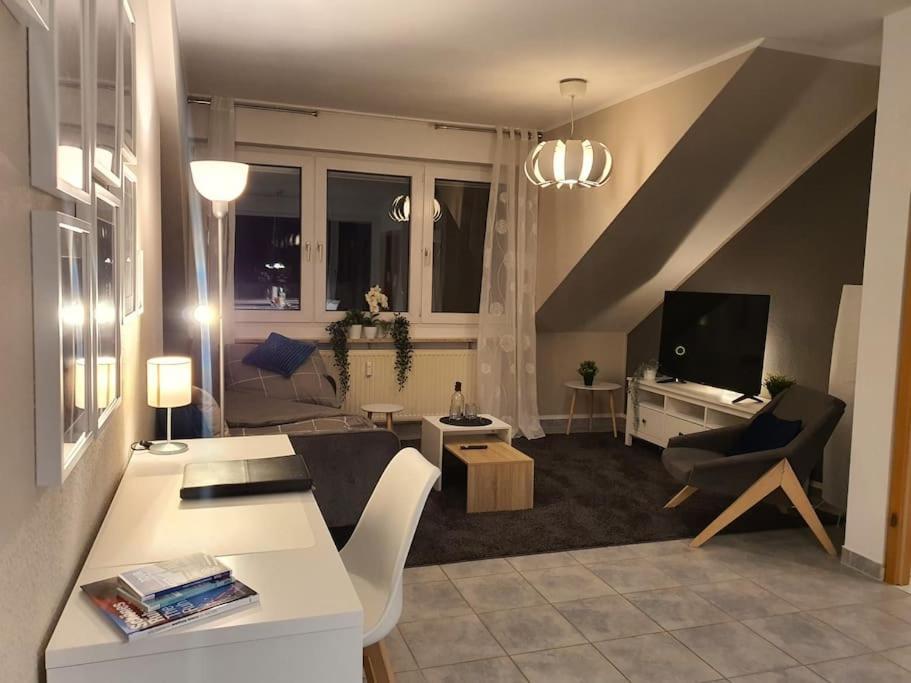 Modernes Und Ruhiges Appartement Mit Loggia مارل المظهر الخارجي الصورة